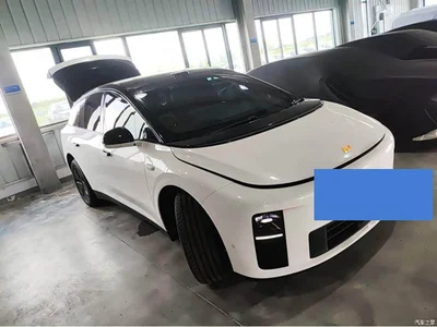 2025 Li Auto i6 2WD Base Model, фото 1, лот 10399019