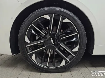 2025 Kia K8 Signature, фото 4, лот 11484417