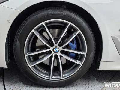2022 BMW 5-Series 520i M Sport, фото 4, лот 10068303