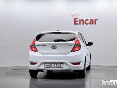 2015 Hyundai Accent Diesel WIT 1.6 VGT Smart, фото 4, лот 10197143