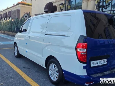 2019 Hyundai Starex Van 3-Seater, фото 2, лот 11140229
